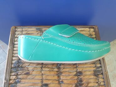 Papuče: Kozne anatomske klompe 
Cena 3950 din 36-41 — 18