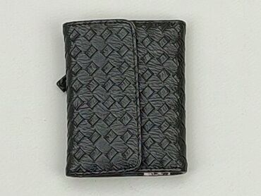 Wallets: Wallet, Female, condition - Good
