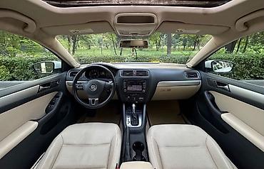 bumper: Volkswagen Jetta: 2013 г., 2.5 л, Автомат, Бензин, Седан — 2
