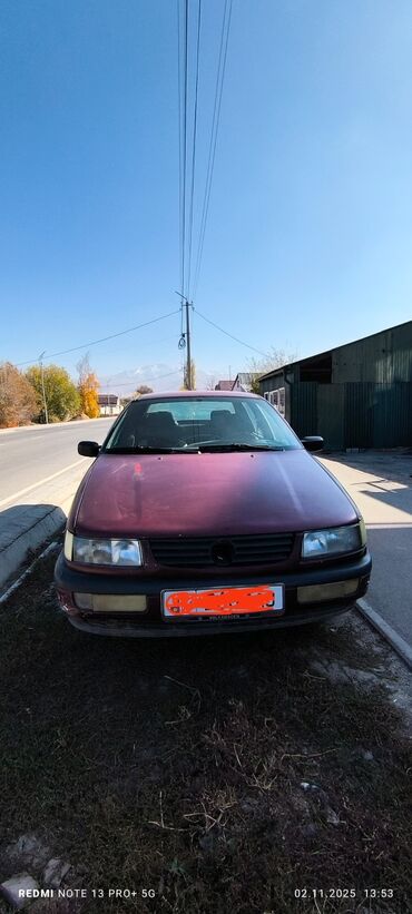 подушка на аккорд: Volkswagen Passat: 1994 г., Седан