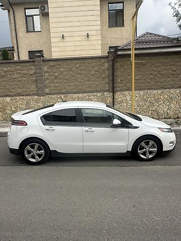 212: Chevrolet Volt: 2012 г., Гибрид, Хэтчбэк — 3