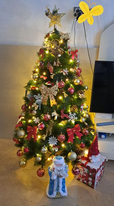 Yeni il ağacları: Sam aqaci 1.50 sm.uzerinde ulduz, wiwka iqruwkalar,bantik,20m — 3