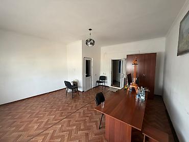 маленький офис: Сдаю Офисный кабинет: 20 м², В административном здании, С ремонтом, С отдельным входом — 2