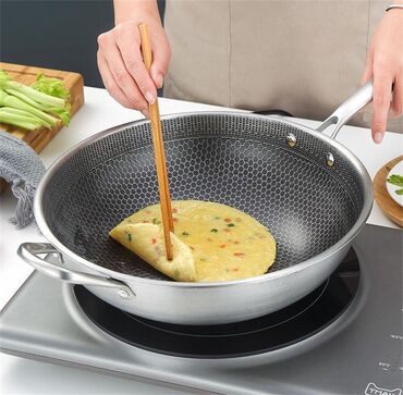 Сковородки: Новинка Wok-Сковороды 32смподходят под все виды плит, имеет функцию