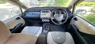 Honda: Honda Fit: 2004 г., 1.3 л, Вариатор, Бензин — 6