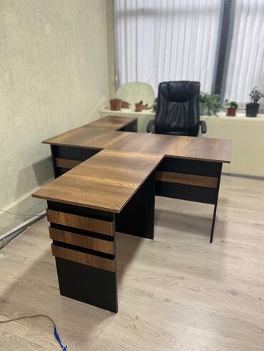 Ofis masaları: ✅Stokda: 15 ədəd var ✅Yenidir! qiymət real öz qiymətidir!