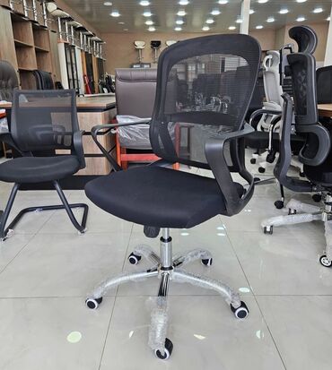 декоративная мебель: С колесиками, Рукояти не регулируются, Ткань