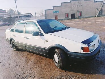 Volkswagen Passat: 1988 г., 1.8 л, Механика, Газ, Седан