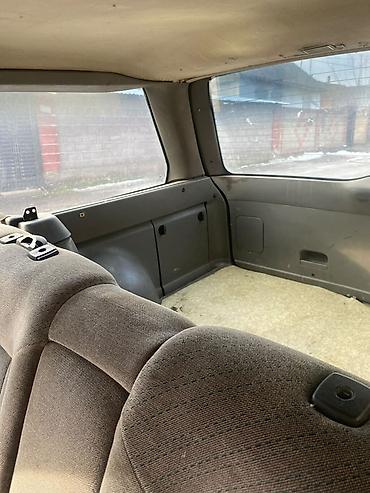 купить автобоксы на крышу: Volkswagen Passat Variant: 1990 г., Механика, Бензин, Универсал — 3