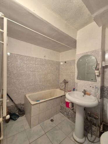 Uzunmüddətli kirayə mənzillər: 28 may metrosuna, ADNSU piyada 5 dəq, məsafədə 3 otaqlı mənzil — 11