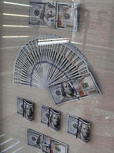 divan üsdü: Dekorativ “dollar” posteri – çərçivəli kompozisiya - Mövzu: 100 USD — 2