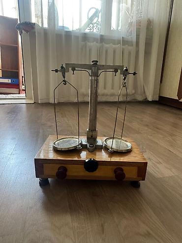 дом вещи: Настольные весы, ручные весы три размера, напольная аптечная вертушка — 1