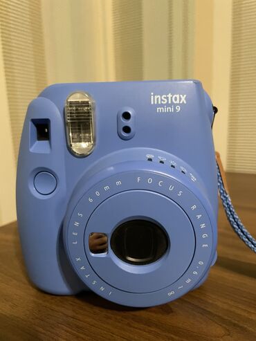 Polaroid fotoaparat Instax mini 9. yaxsi veziyyetde.cox az istifade