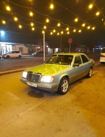 audi машина: Mercedes-Benz 220: 1992 г., 2.2 л, Механика, Бензин, Седан