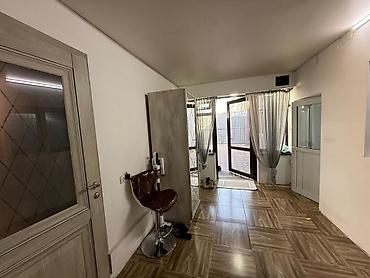 Продажа коттеджей и домов: Продаем дом в центре Маевки дом 80 КВ. м. 4 комнаты кухня, сан — 11