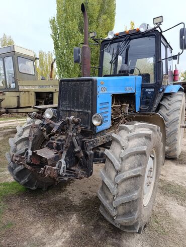 Тракторы МТЗ (Беларус): Срочно срочно срочно Продается МТЗ 1221 в идеальном состоянии. Новые at lalafo.kg — 10 Тракторы МТЗ (Беларус): Срочно срочно срочно Продается МТЗ 1221 в идеальном состоянии. Новые — 10