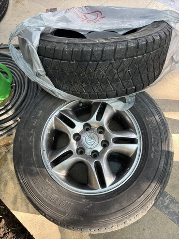 диска на сапог: Колеса в сборе 265 / 65 / R 17, Зима, Б/у, Запаска, Внедорожные (АТ/МТ), Литые, отверстий - 6