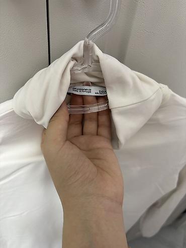 lasin şalvarlar: Zara qadın köynəyi – ağ rəng, boğazlı (turtleneck) model. - Uzunqollu — 1
