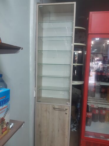 islenmis vitrin polkalar: Şüşəli dolab vitrini, İşlənmiş, Ünvandan götürmə