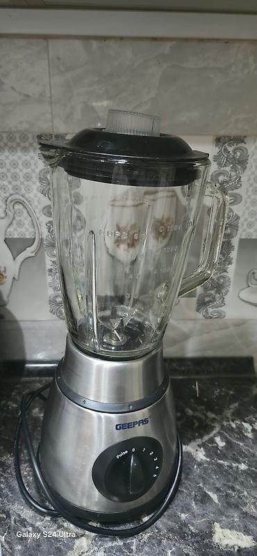 bəs 5: Geepas stasionar blender - Şüşə qab: 1,5 litr həcmli, ölçü şkalası — 1