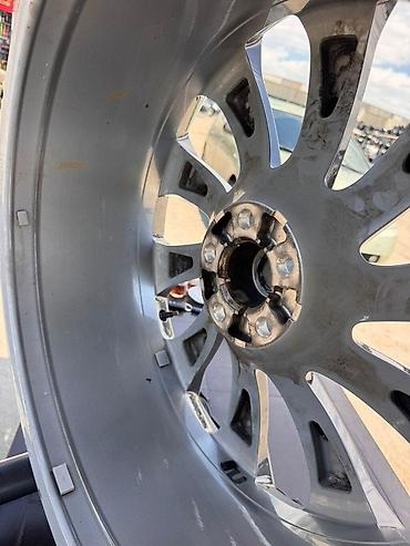 Disklər: Range Rover diskləri R23 R23 Orjinal Range Rover diskleri. Diskler — 3
