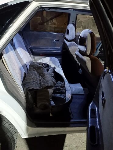 Mazda: Mazda 6: 1991 г., 2.2 л, Механика, Бензин, Седан