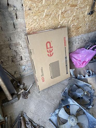 Toyota: Toyota Corolla: 1998 г., Седан — 10