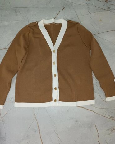 Костюмы с юбкой: Покупали 4500. Одевали всего лишь 3 раза — 17