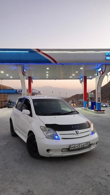 капот нексия 1: Toyota ist: 2002 г., 1.5 л, Автомат, Бензин, Хэтчбэк