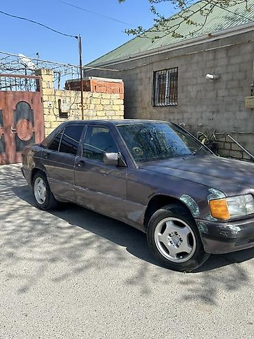 mercedes 180 b: Mercedes-Benz 190 (W201): 2 l | 1991 il Sedan — 3
