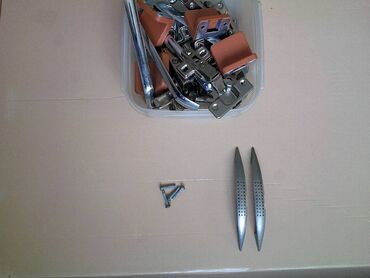 Фурнитура для мебели: Отдам за символическую цену. Петли, ручки, крепления, ножки, крючки — 4