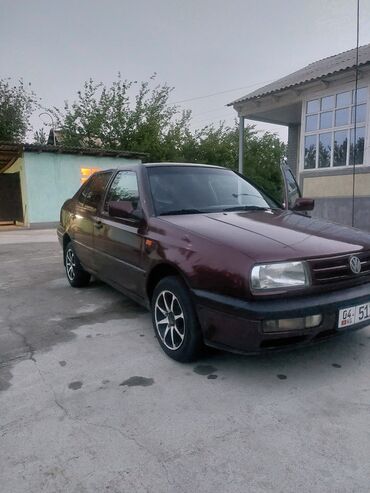 фольксваген 2007: Volkswagen Vento: 1995 г., 1.6 л, Механика, Бензин, Седан