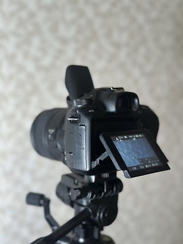 sony xz3: Sony Alpha A58 fotoaparat Çox az işlənib çapılmayıb,çantası kəməri — 3