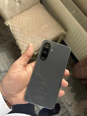 samsung fold 4: Samsung Galaxy A56, 256 GB, rəng - Boz, Barmaq izi — 2