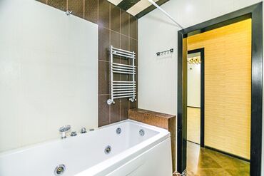 Günlük kirayə mənzillər: 3 otaqlı — 13