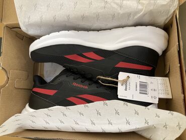 Krasofkalar və idman ayaqqabıları: Original kiwi ucun yeni reebok krasovka.41 razmer