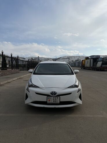 бишкек продажа авто гибрид: Toyota Prius: 2016 г., 1.8 л, Вариатор, Гибрид, Седан