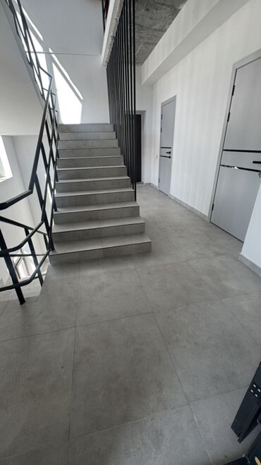 Другая коммерческая недвижимость: Коммерческое здание у дороги - Отдельно стоящее 3‑этажное здание с — 16