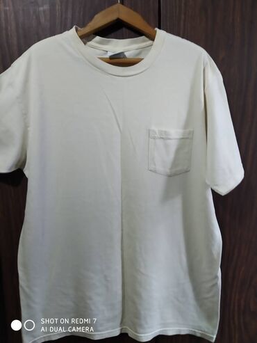 Рубашки: Мужская одежда б/у: рубашки, футболки, безрукавка, олимпийки. от — 8