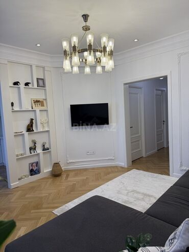 Yeni tikili: 3 otaqlı, Yeni tikili, m. Qara Qarayev, 105 kv. m — 3