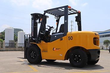 Погрузчики: Погрузчик, LiuGong, 2024 г., Колесный, Вилочный — 8