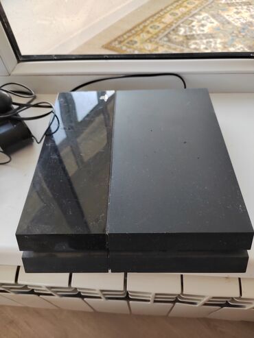 джойстик на сони плейстейшен 3: Продаётся PS4 (CUH 1004a) 500GB. Без джойстика но зарядником для двух