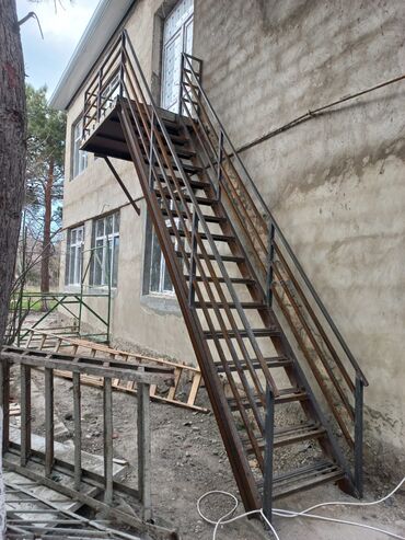 Pilləkən məhəccərləri: Dəmir barmaqlıq (reşotka)
məhəccər.40 azn — 4