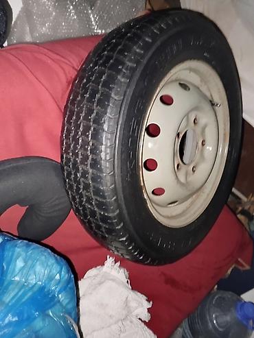 tek oturacaqlar: - Məhsul: Ehtiyat təkər komplekti (disk + şin) - Növ: Polad disk, çox — 1