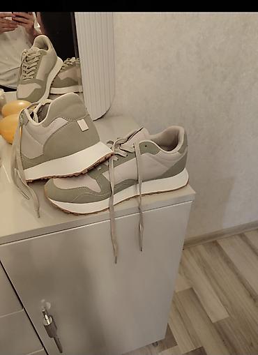 41 razmer: PULL&BEAR uniseks idman ayaqqabıları almanya malidir ölçüsü 44 — 2