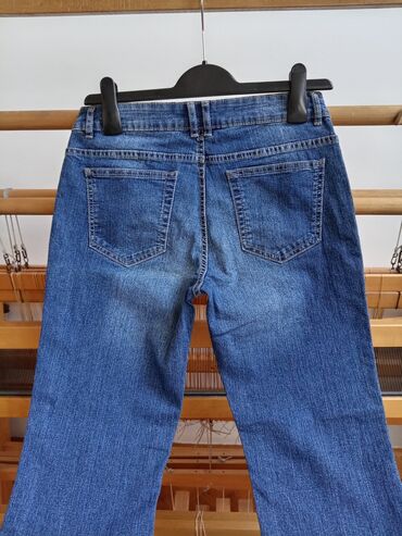 Ostale pantalone: POVOLJNO, SUPER MODERNE kapri farmerke C&A od elastičnog džinsa — 9