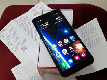 samsunq telefon: Samsung Galaxy A7 2018, 64 GB, rəng - Qara, İki sim kartlı, Barmaq izi, Düyməli