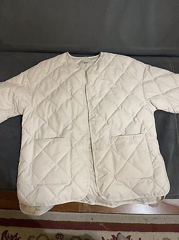 Демисезонные куртки: Куртка Uniqlo Размер XL Новая, отдам за 4500 сом, срочно!!!! В — 6