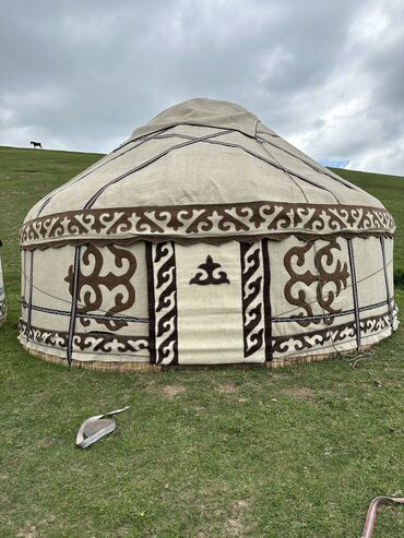 Аренда юрт: Аренда юрты, Каркас Деревянный, 75 баш, Стулья, Казан, Посуда — 3