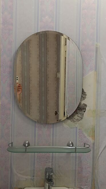 подставка под очки: Продаю зеркало с подставкой,в хорошем состоянии